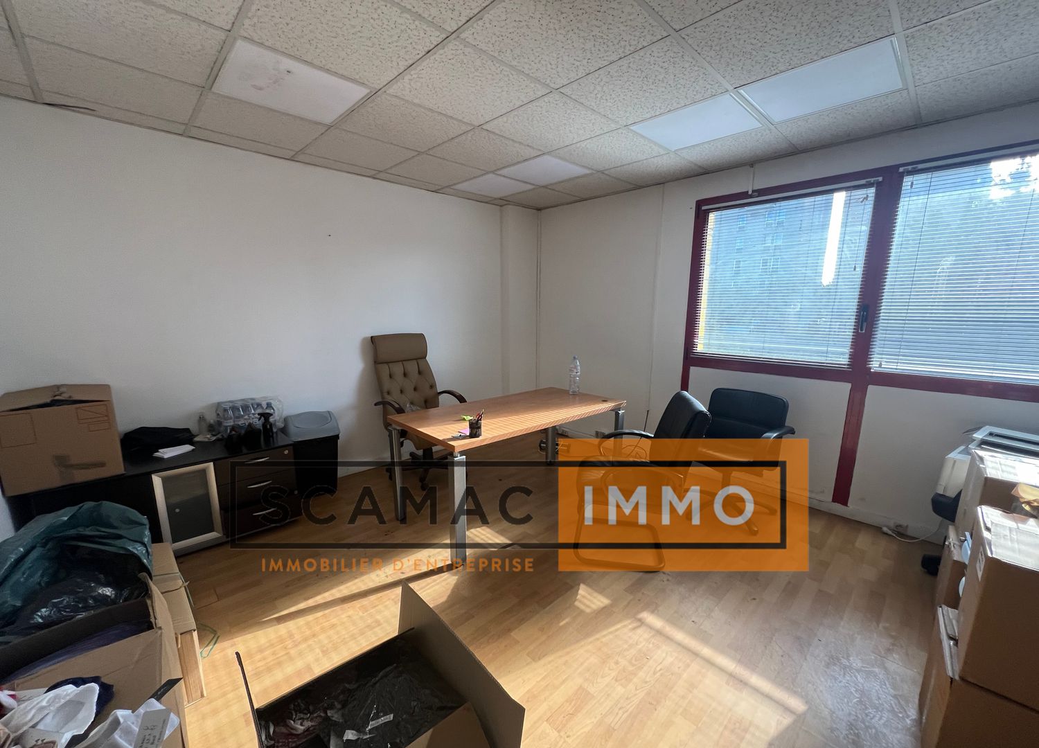 local d'activités de 375m², Bondy (Seine-Saint-Denis)