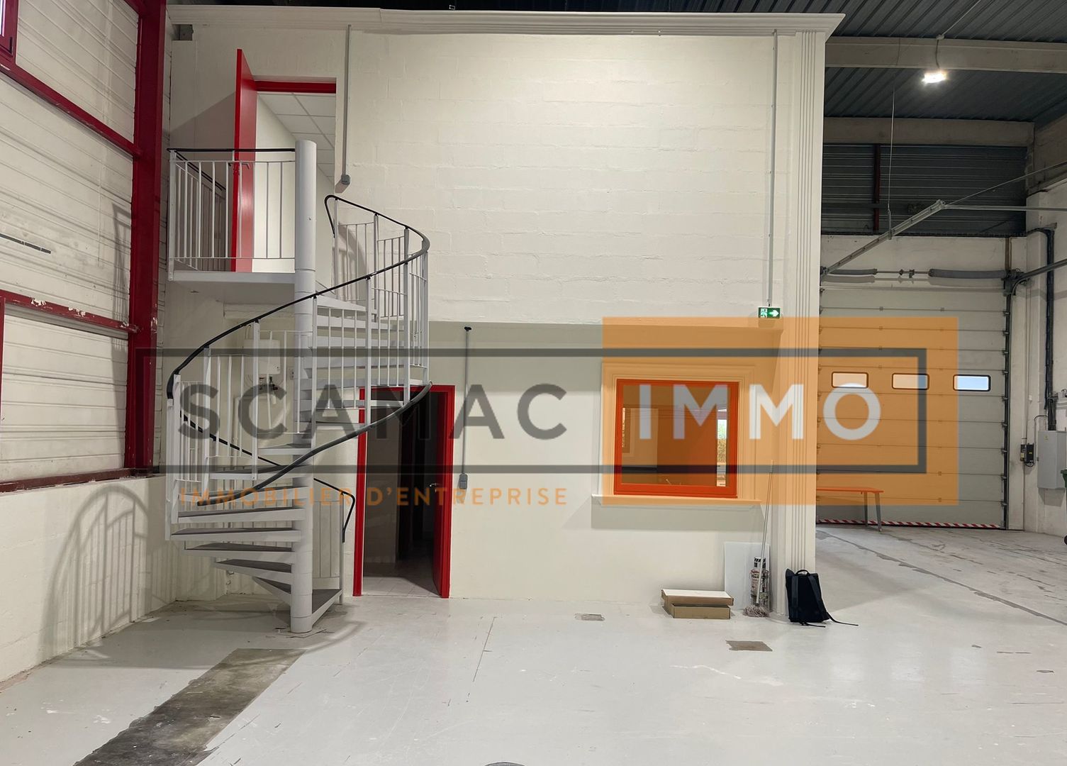 local d'activités de 375m², Bondy (Seine-Saint-Denis)