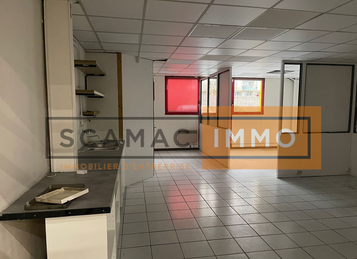 local d'activités de 375m², Bondy (Seine-Saint-Denis)