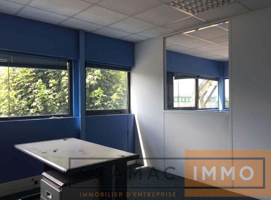 local d'activités de 483m², Ivry-sur-Seine (Val-de-Marne)
