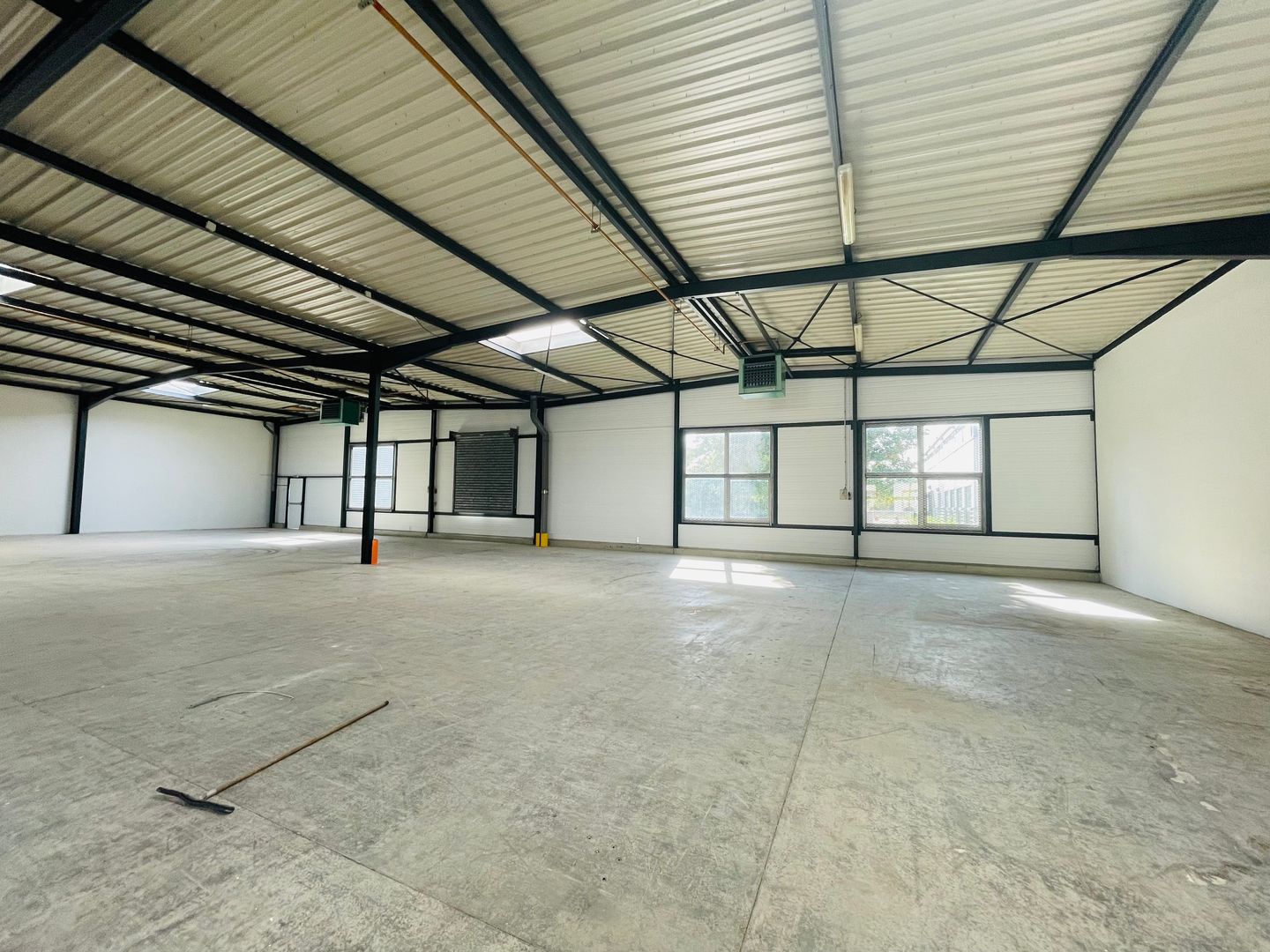 entrepôt de 892m², Ivry-sur-Seine (Val-de-Marne)