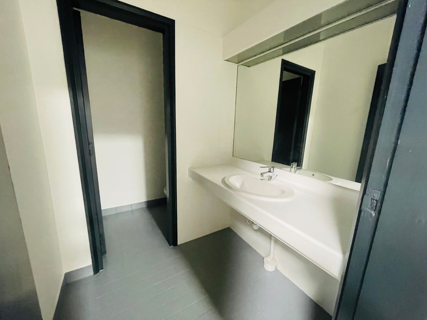 entrepôt de 892m², Ivry-sur-Seine (Val-de-Marne)