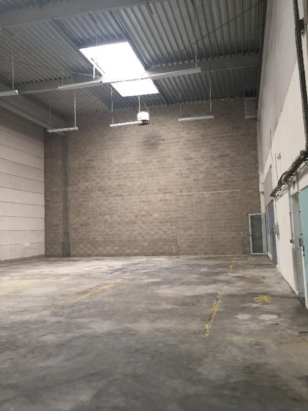 bureau de 255m², Ivry-sur-Seine (Val-de-Marne)