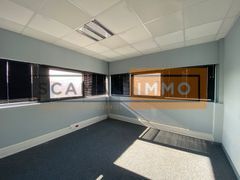 local d'activités de 932m², Ivry-sur-Seine (Val-de-Marne)