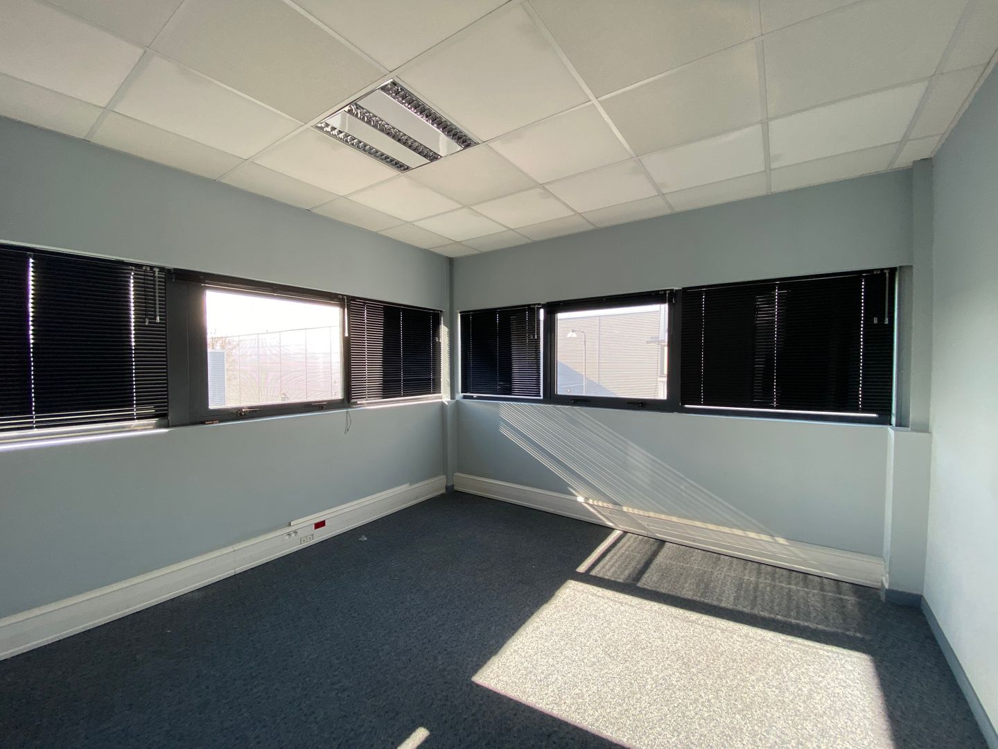 bureau de 261m², Ivry-sur-Seine (Val-de-Marne)