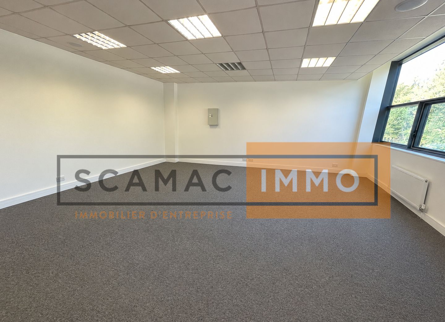 local d'activités de 210m², Bussy-Saint-Martin (Seine-et-Marne)