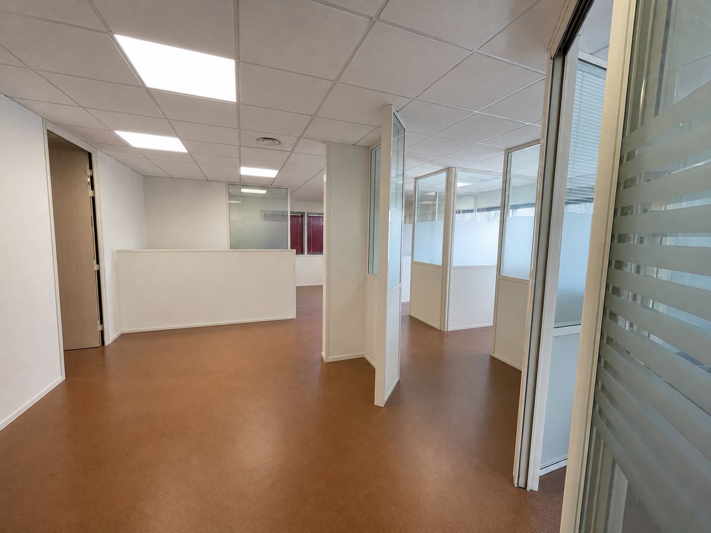 bureau de 181m², Chessy (Seine-et-Marne)