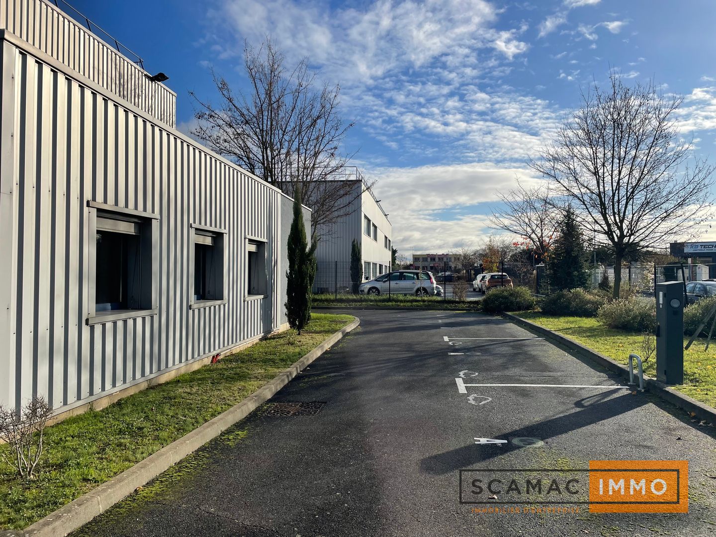 local d'activités de 660m², Chilly-Mazarin (Essonne)