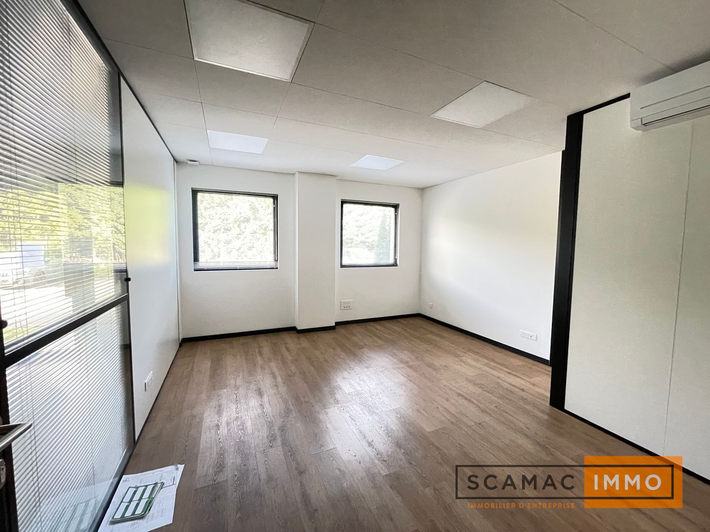 local d'activités de 660m², Chilly-Mazarin (Essonne)