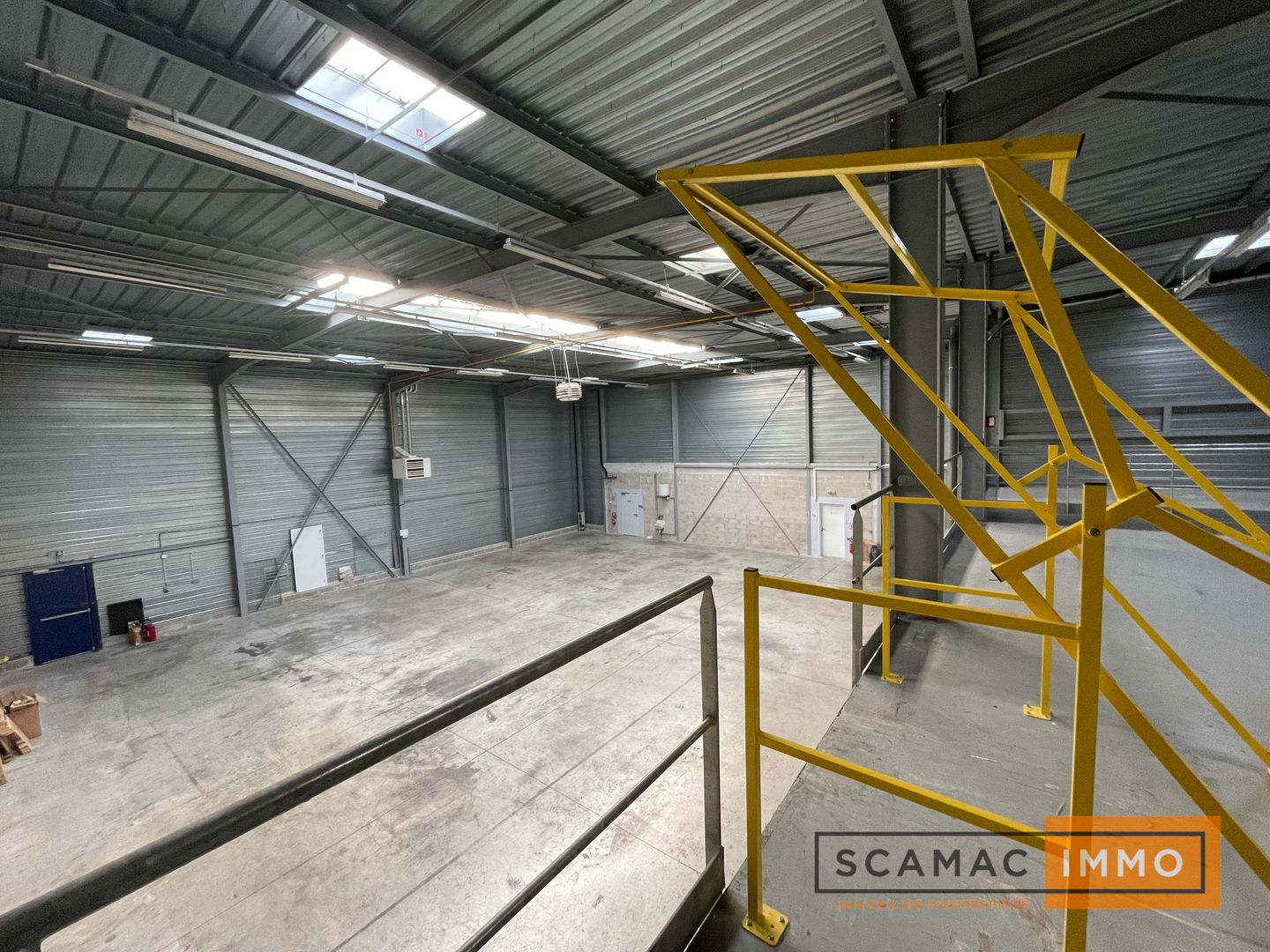 local d'activités de 660m², Chilly-Mazarin (Essonne)