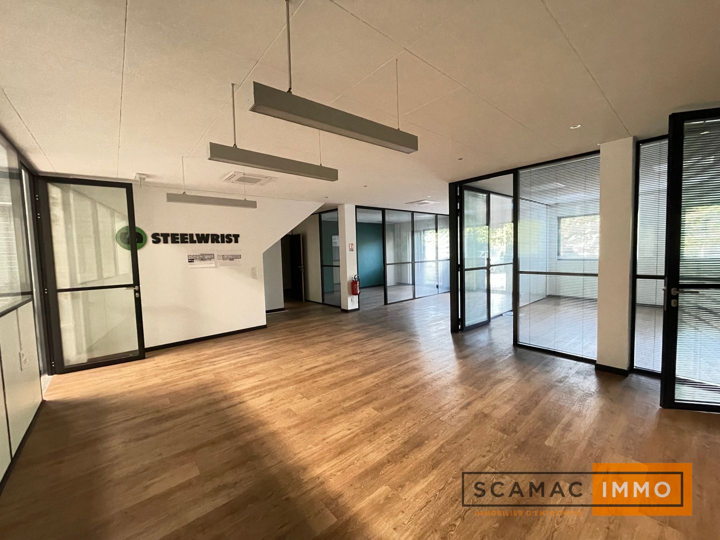 local d'activités de 660m², Chilly-Mazarin (Essonne)