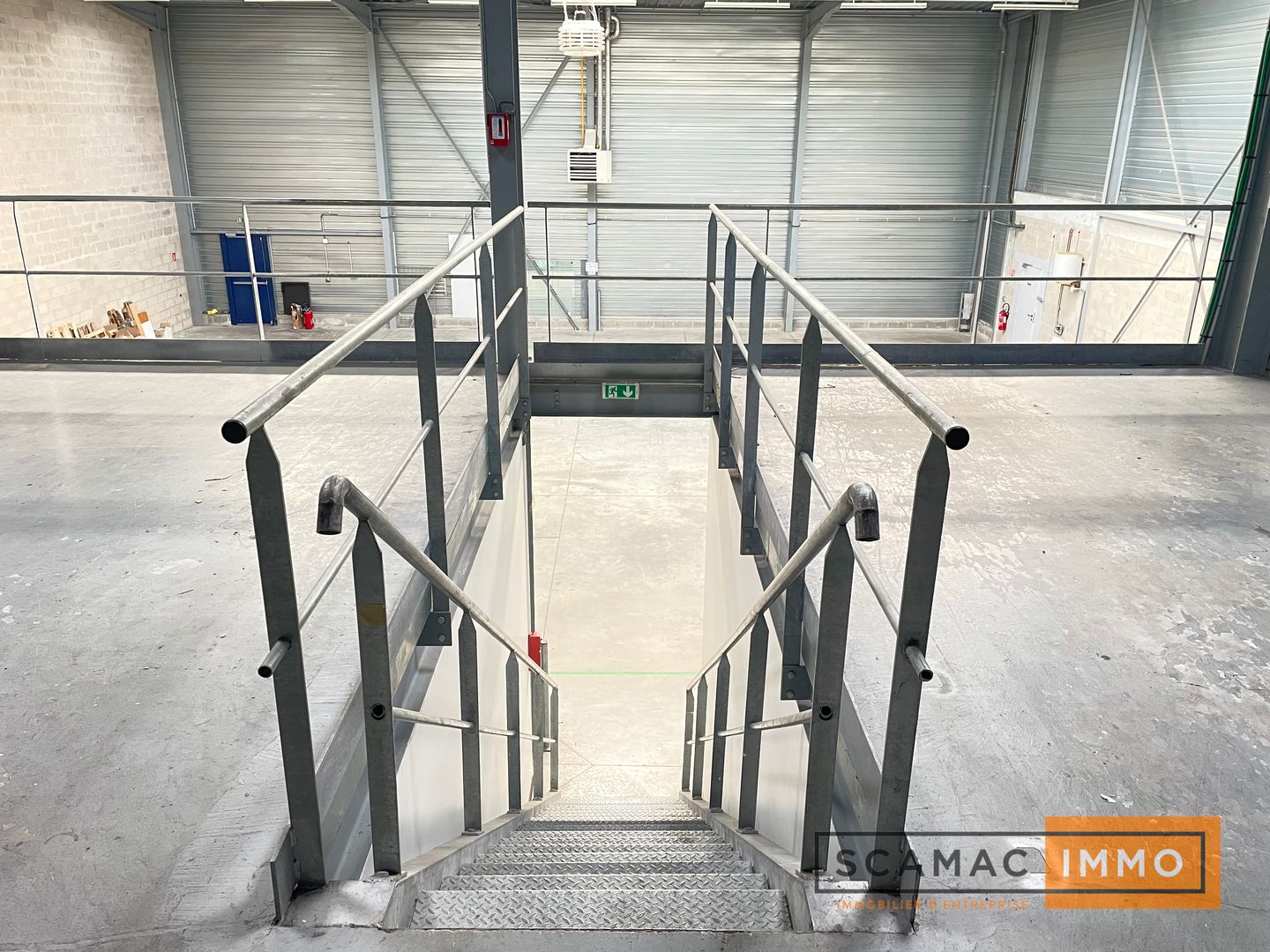 local d'activités de 660m², Chilly-Mazarin (Essonne)