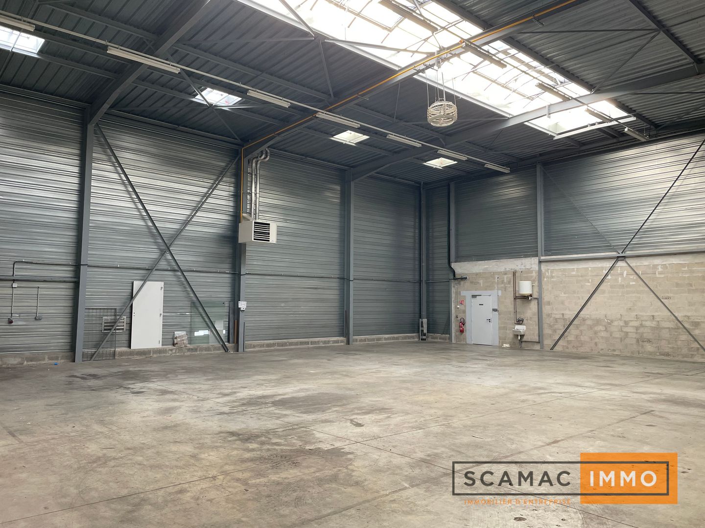 local d'activités de 660m², Chilly-Mazarin (Essonne)