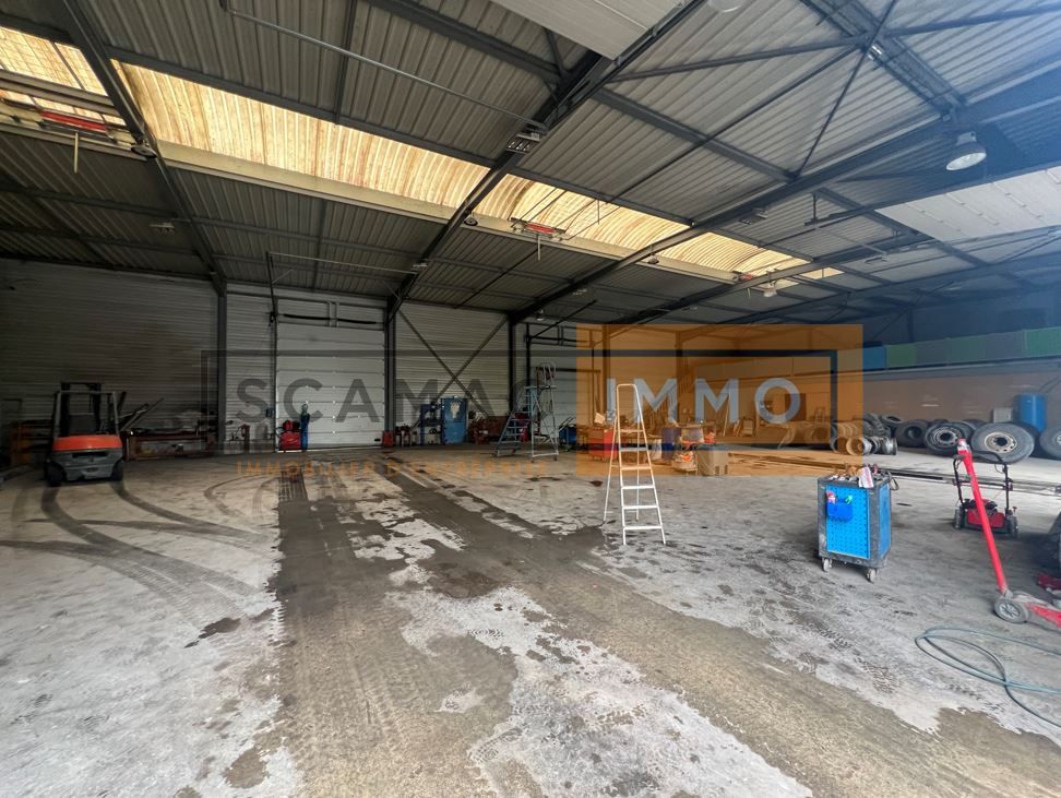 local d'activités de 800m², Claye-Souilly (Seine-et-Marne)