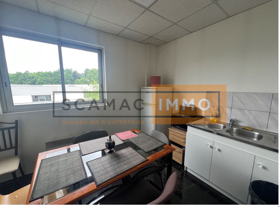 local d'activités de 800m², Claye-Souilly (Seine-et-Marne)