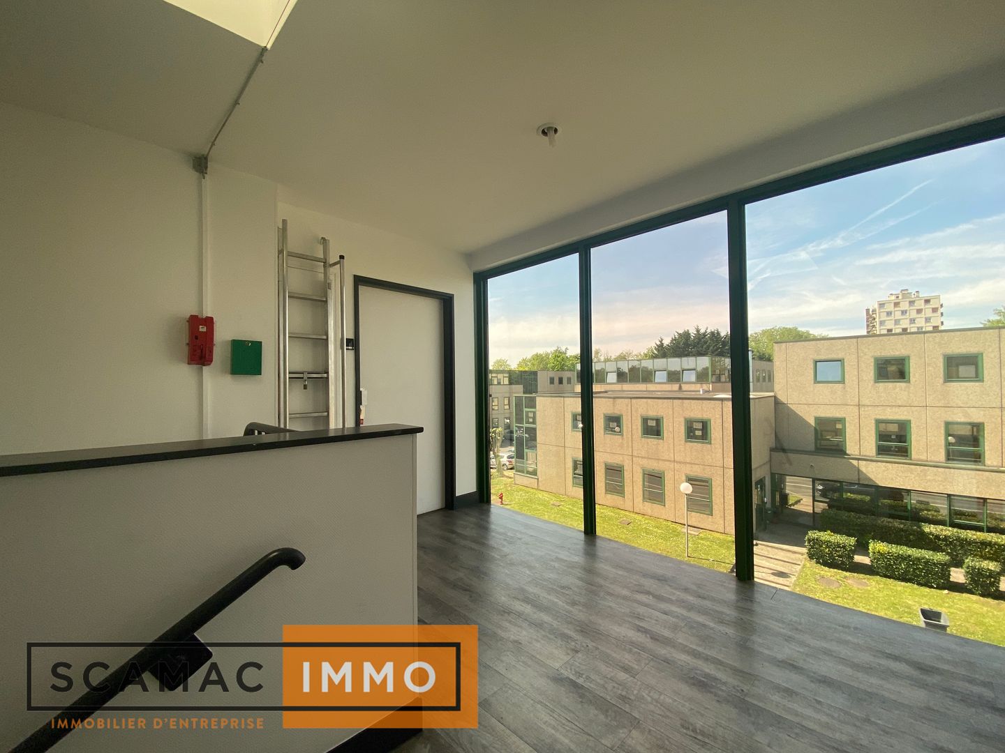 bureau de 1 334m², Viry-Châtillon (Essonne)