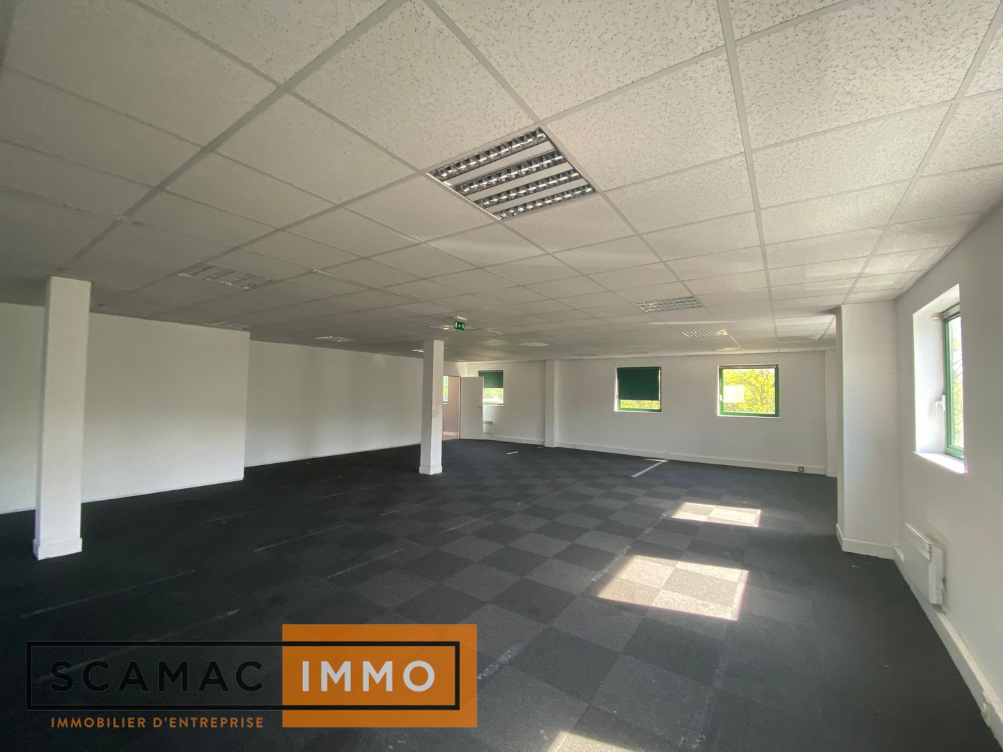 bureau de 1&nbsp;334m², Viry-Châtillon (Essonne)