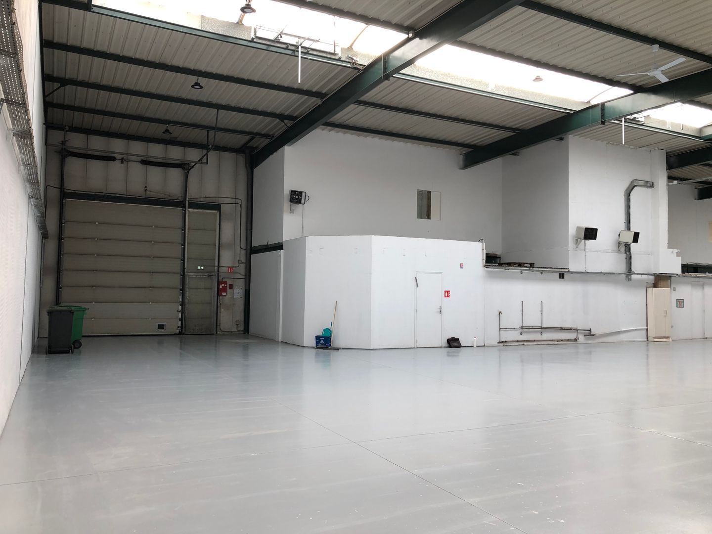 local d'activités de 1 052m², Villepinte (Seine-Saint-Denis)