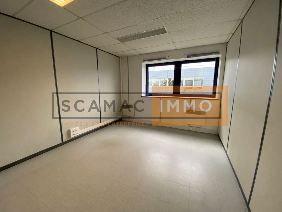 bureau de 151m², Mitry-Mory (Seine-et-Marne)