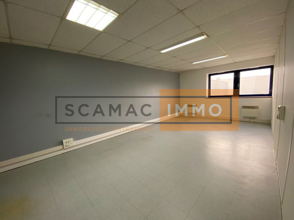 bureau de 151m², Mitry-Mory (Seine-et-Marne)