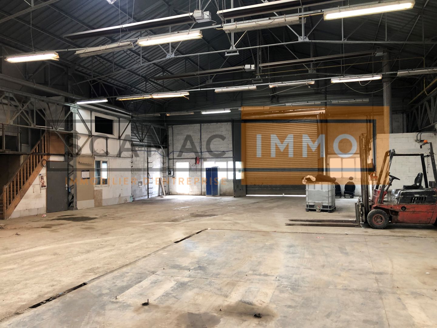 local d'activités de 400m², Villeneuve-le-Roi (Val-de-Marne)