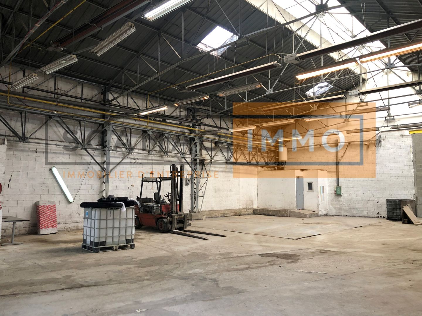 local d'activités de 400m², Villeneuve-le-Roi (Val-de-Marne)