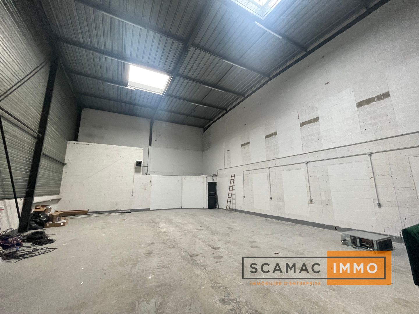 entrepôt de 410m², Massy (Essonne)