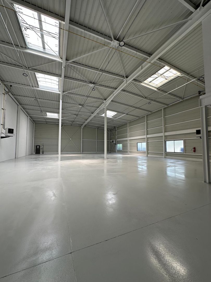 local d'activités de 902m², Le Blanc-Mesnil (Seine-Saint-Denis)