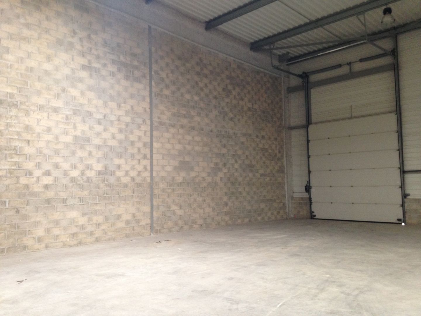 local d'activités de 473m², Goussainville (Val-d'Oise)