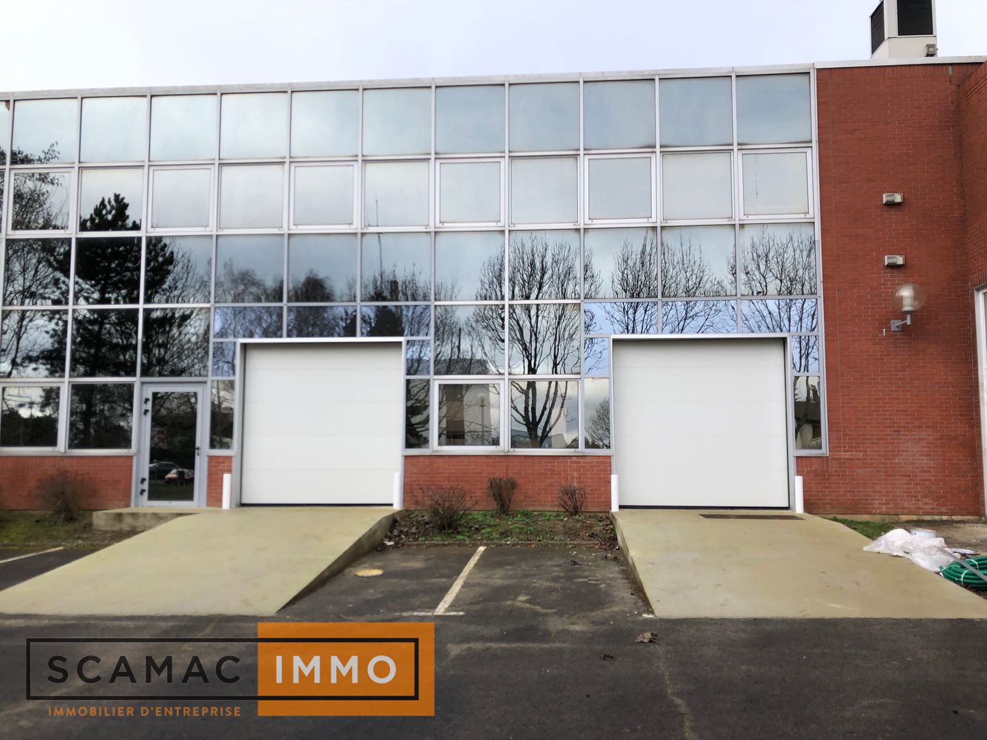 entrepôt de 644m², Les Ulis (Essonne)