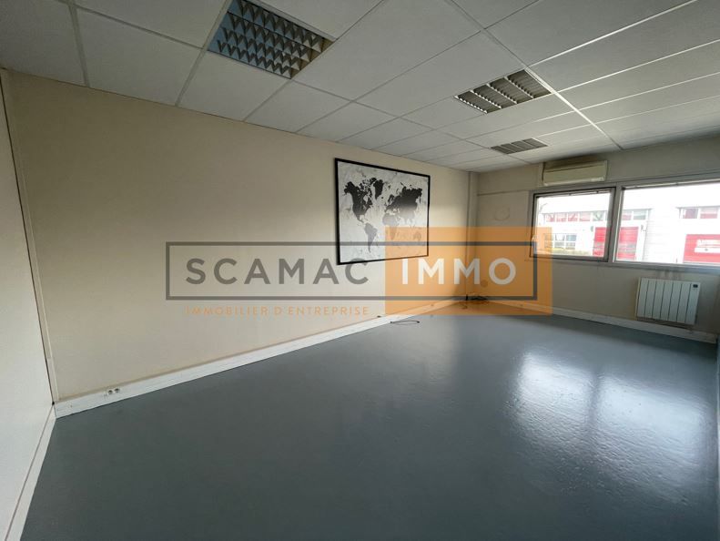 local d'activités de 1 037m², Tremblay-en-France (Seine-Saint-Denis)