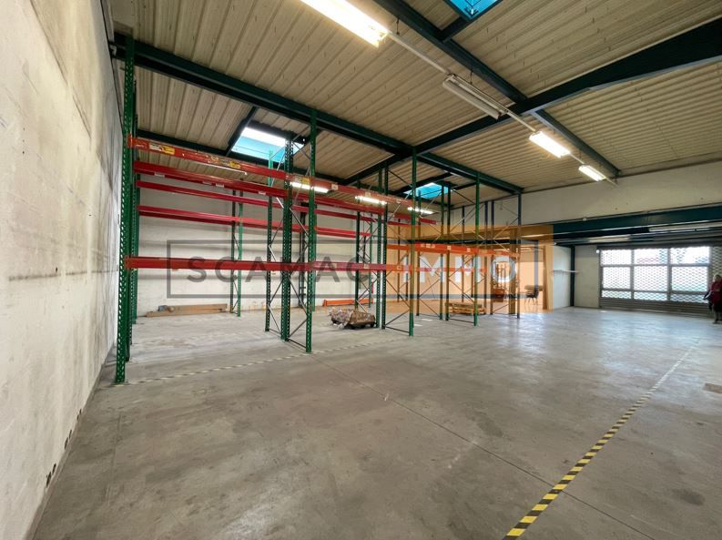 local d'activités de 1 037m², Tremblay-en-France (Seine-Saint-Denis)