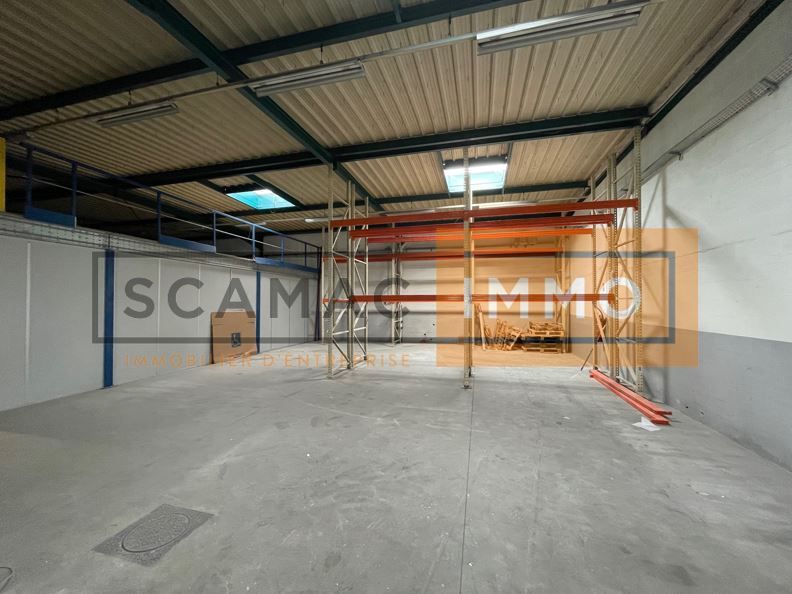 local d'activités de 1 037m², Tremblay-en-France (Seine-Saint-Denis)