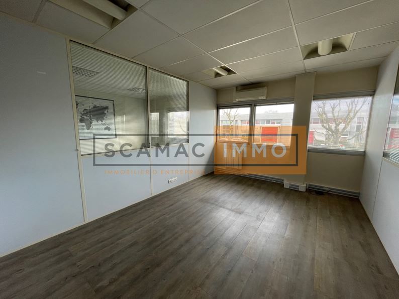 local d'activités de 1 037m², Tremblay-en-France (Seine-Saint-Denis)