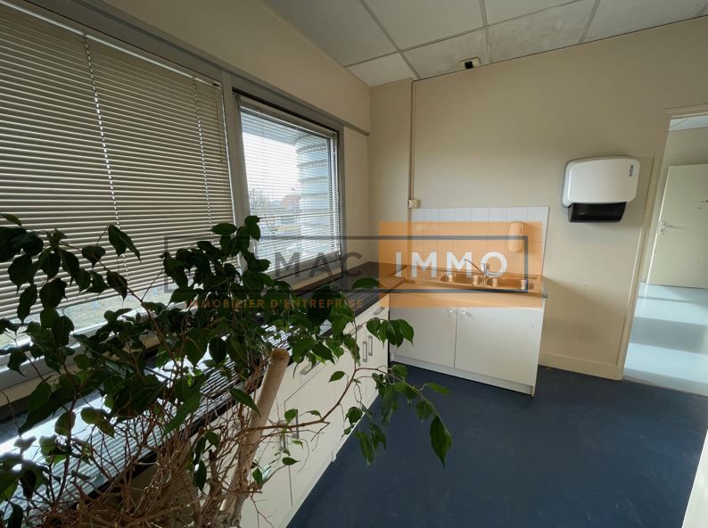 local d'activités de 1 037m², Tremblay-en-France (Seine-Saint-Denis)