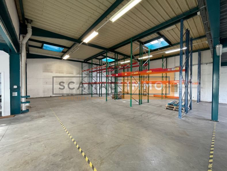 local d'activités de 1 037m², Tremblay-en-France (Seine-Saint-Denis)