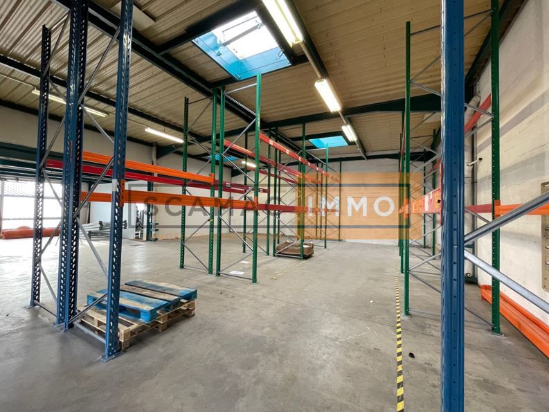 local d'activités de 1 037m², Tremblay-en-France (Seine-Saint-Denis)