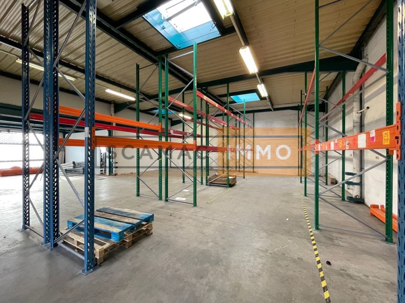 local d'activités de 1 037m², Tremblay-en-France (Seine-Saint-Denis)
