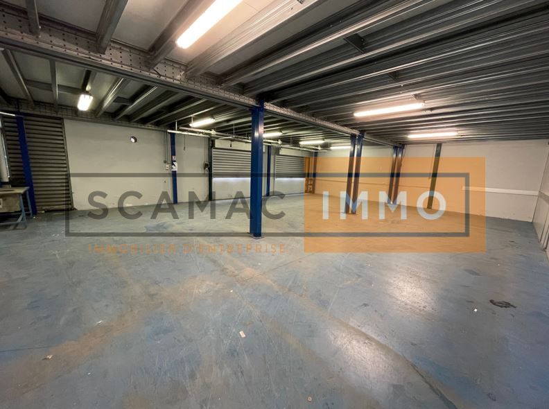 local d'activités de 481m², Tremblay-en-France (Seine-Saint-Denis)