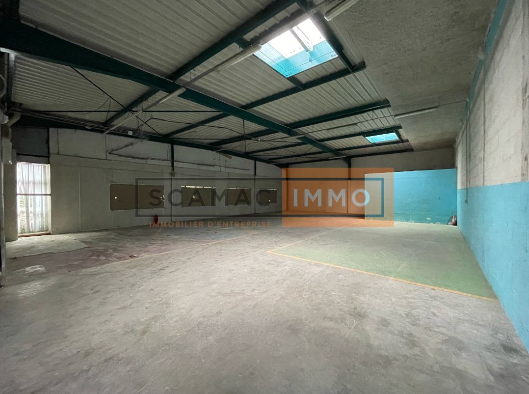 local d'activités de 1 239m², Tremblay-en-France (Seine-Saint-Denis)