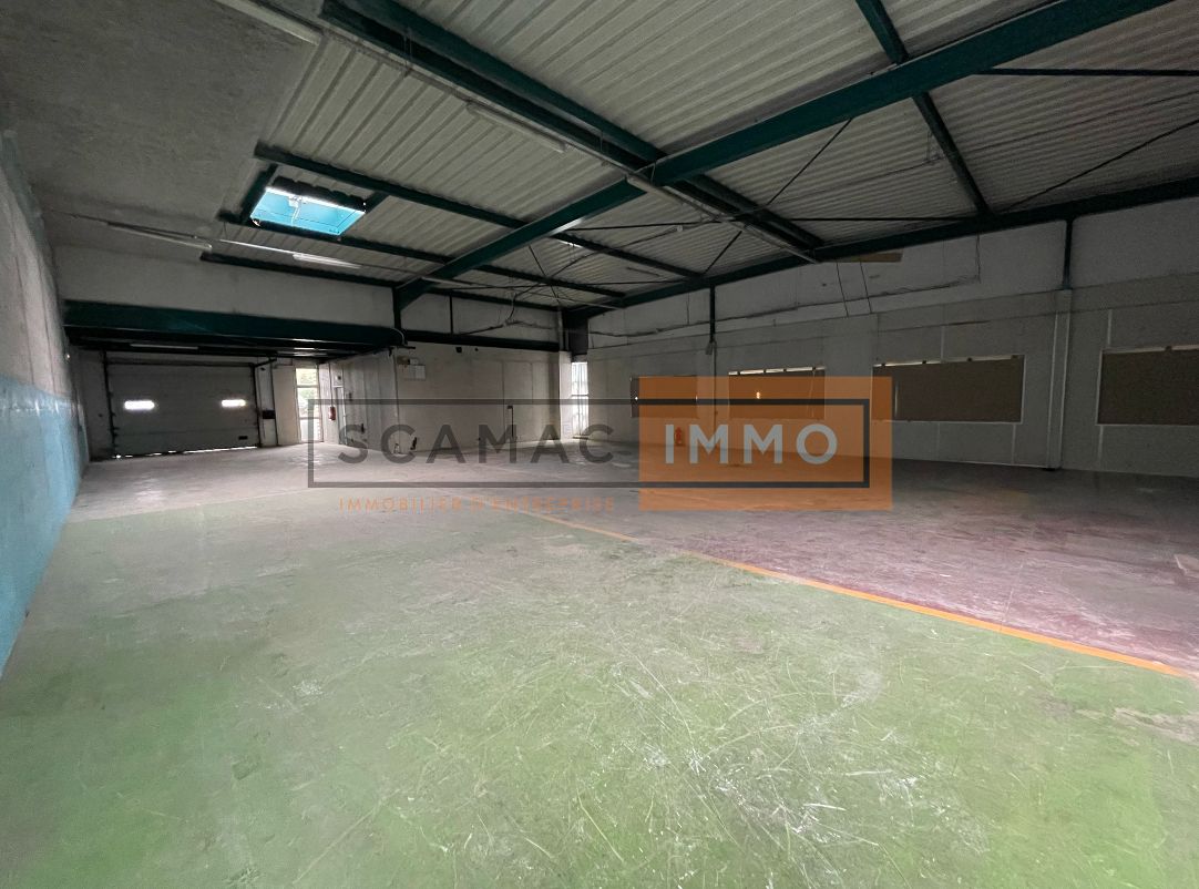 local d'activités de 1 239m², Tremblay-en-France (Seine-Saint-Denis)