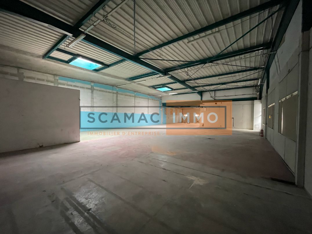 local d'activités de 1 239m², Tremblay-en-France (Seine-Saint-Denis)