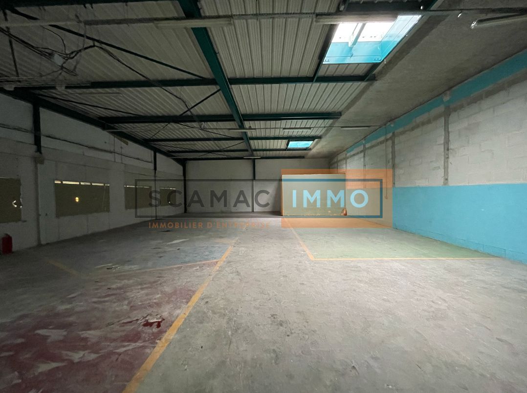 local d'activités de 1 239m², Tremblay-en-France (Seine-Saint-Denis)