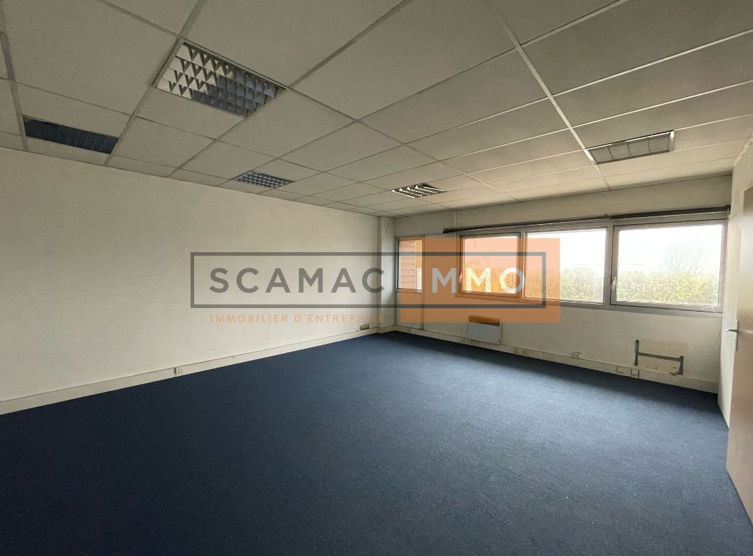 local d'activités de 1 239m², Tremblay-en-France (Seine-Saint-Denis)