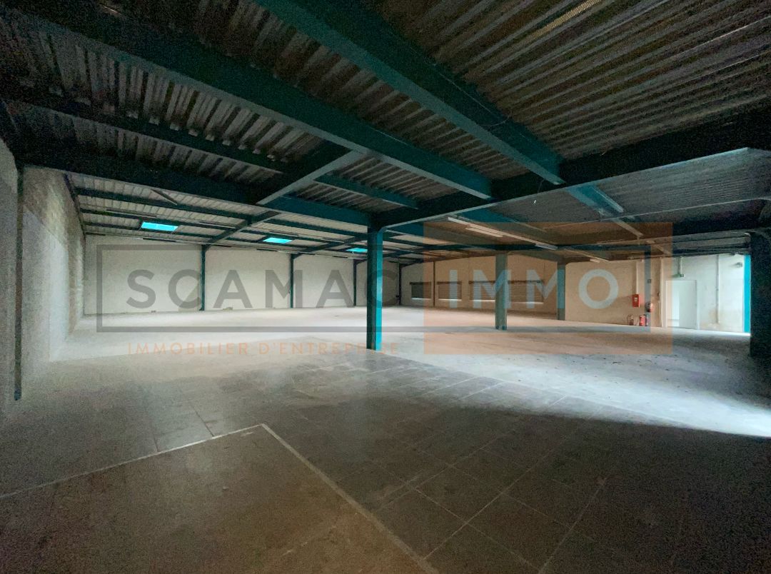 local d'activités de 1 239m², Tremblay-en-France (Seine-Saint-Denis)