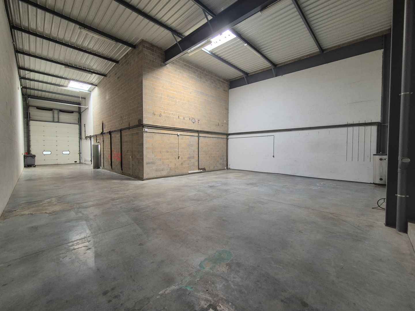 Local d'activités de 355 m², Saint-Brice-sous-Forêt