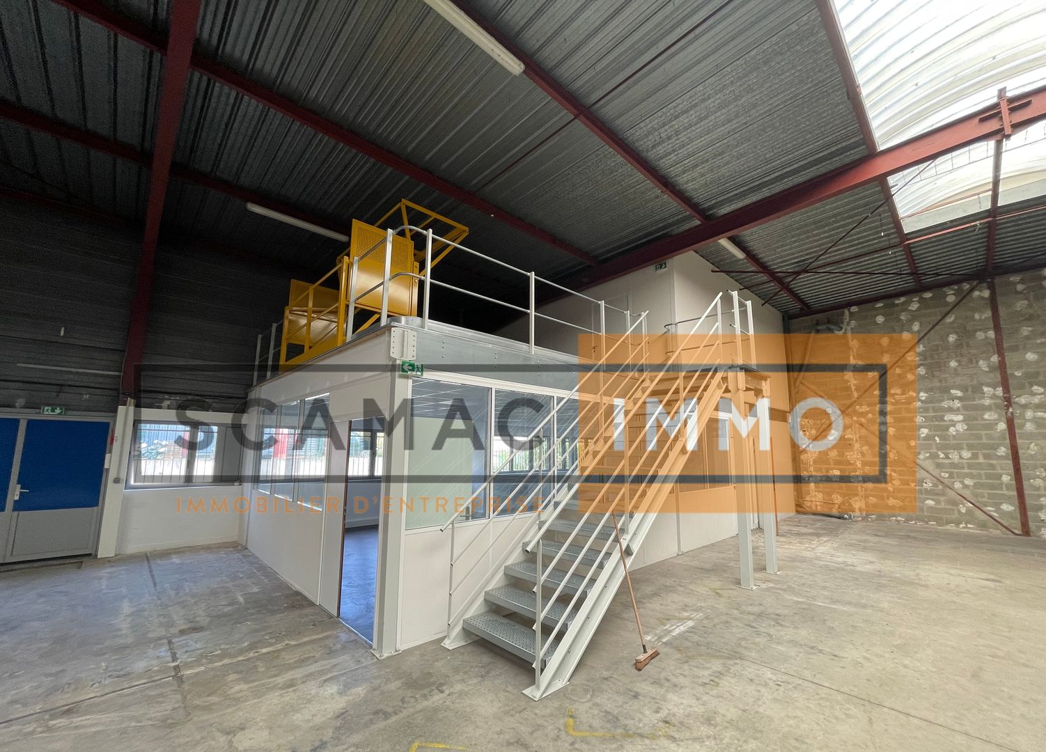 local d'activités de 825m², Collégien (Seine-et-Marne)