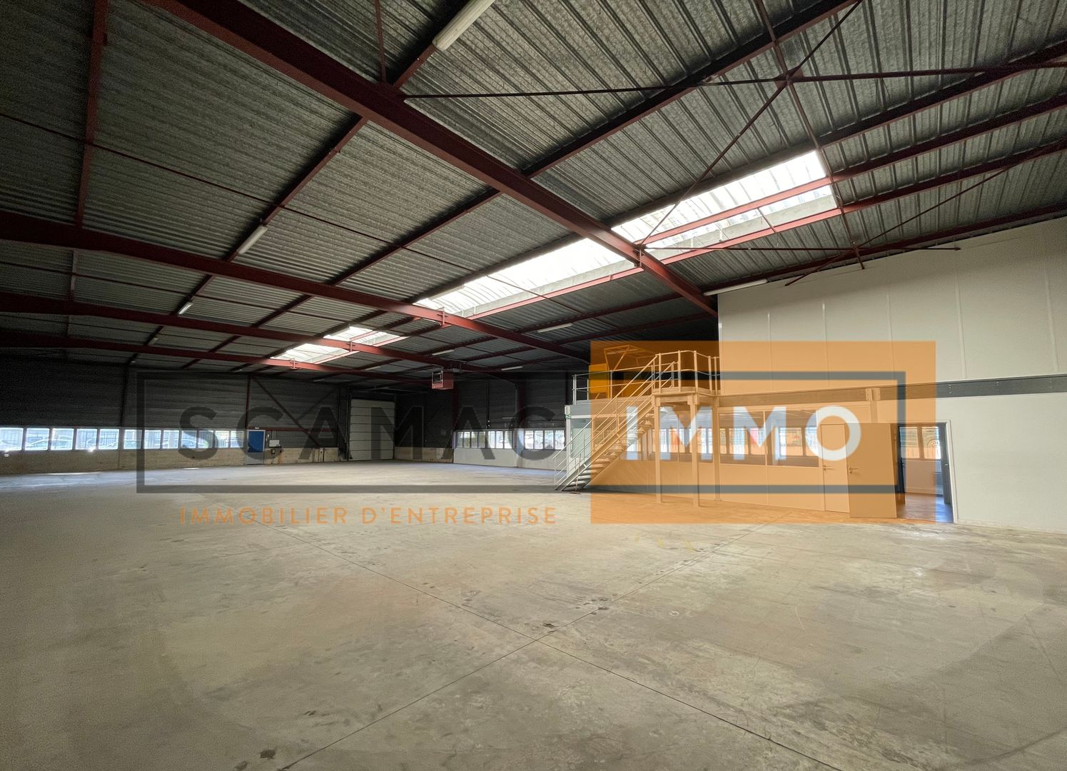 local d'activités de 825m², Collégien (Seine-et-Marne)