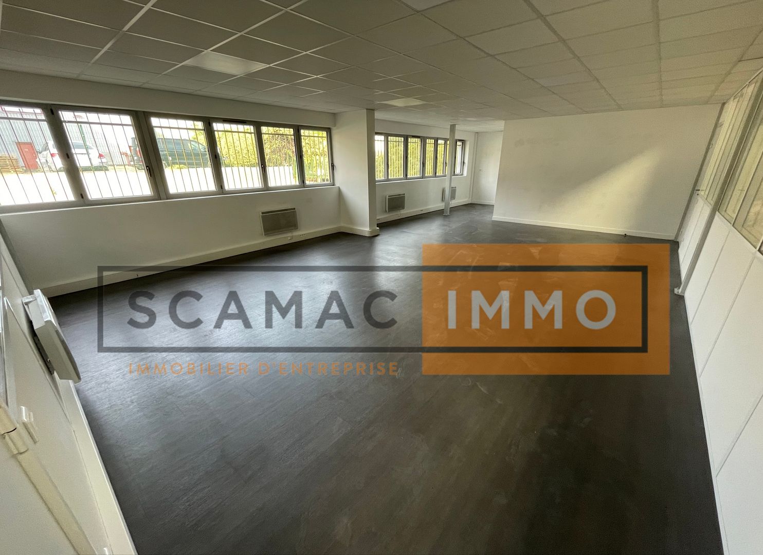 local d'activités de 825m², Collégien (Seine-et-Marne)