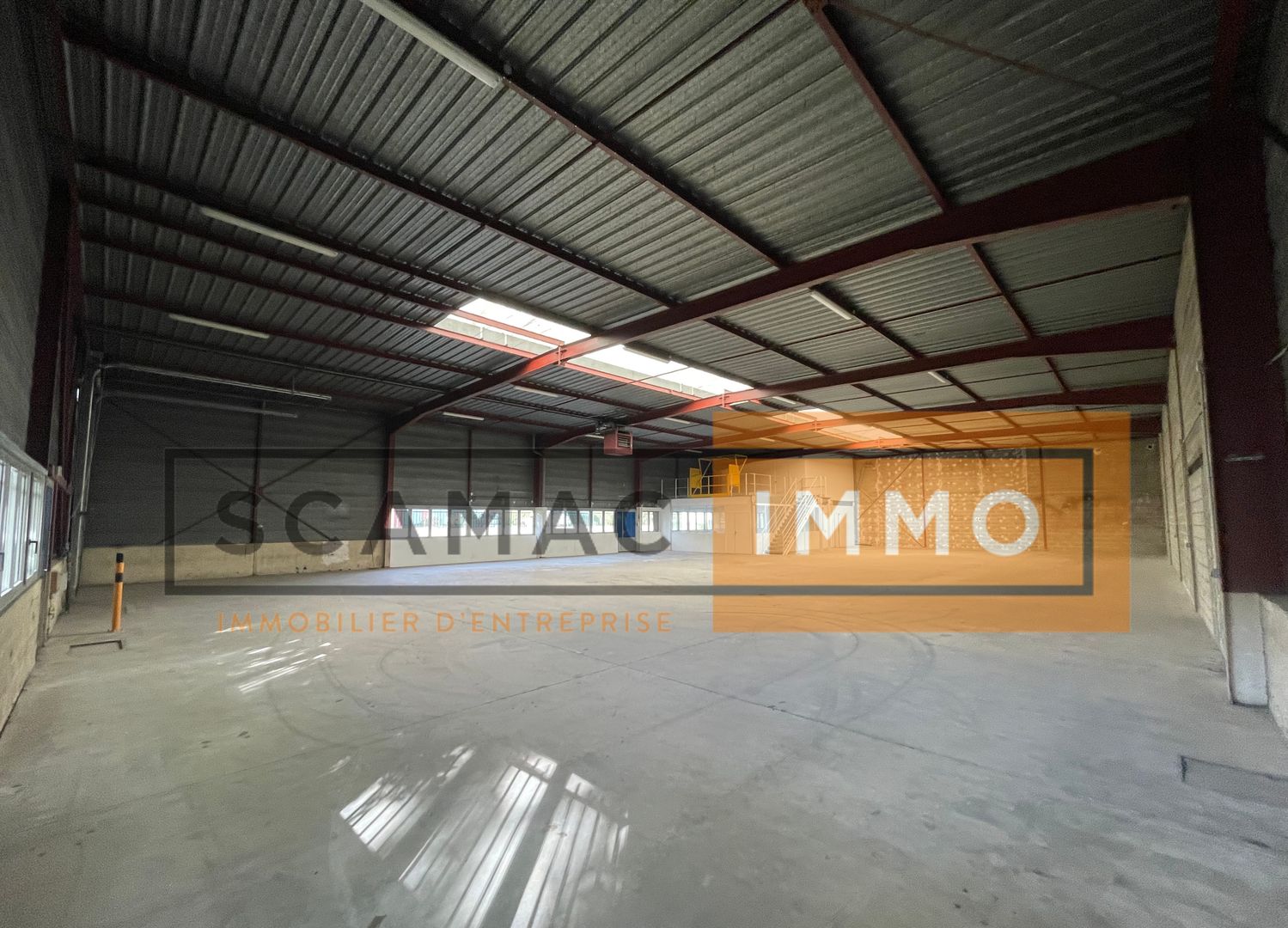 local d'activités de 825m², Collégien (Seine-et-Marne)